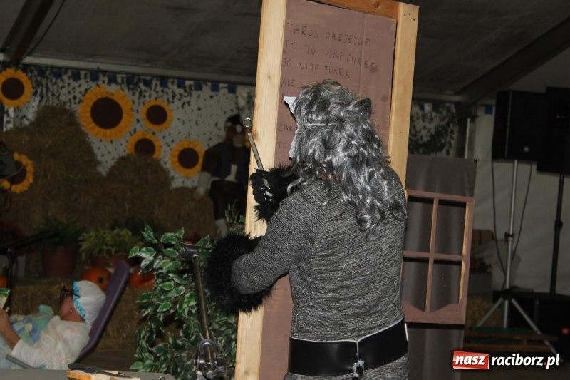 Zdjęcie w galerii na portalu naszraciborz.pl: Biesiada, tyjater i fire show na początek wojnowickich dożynek  wiadomości z regionu