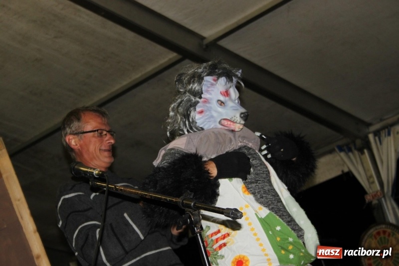 Zdjęcie w galerii na portalu naszraciborz.pl: Biesiada, tyjater i fire show na początek wojnowickich dożynek  wiadomości z regionu