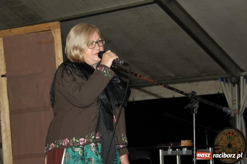 Zdjęcie w galerii na portalu naszraciborz.pl: Biesiada, tyjater i fire show na początek wojnowickich dożynek  wiadomości z regionu