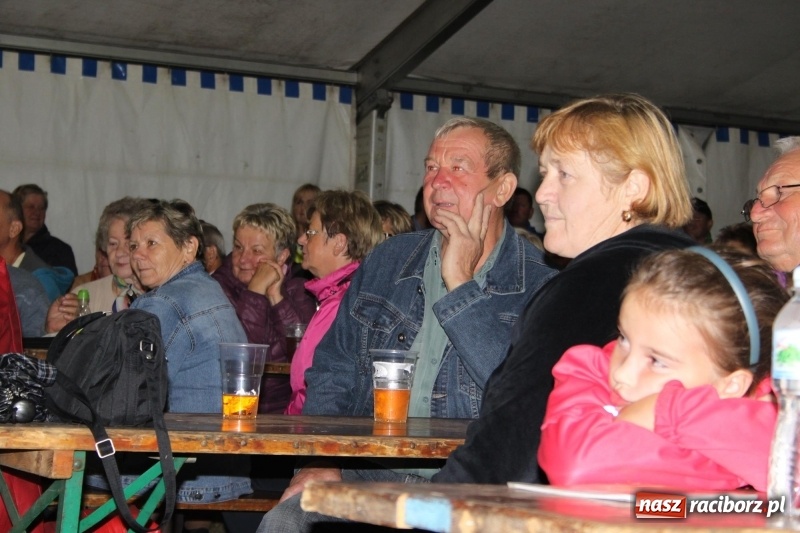 Zdjęcie w galerii na portalu naszraciborz.pl: Biesiada, tyjater i fire show na początek wojnowickich dożynek  wiadomości z regionu