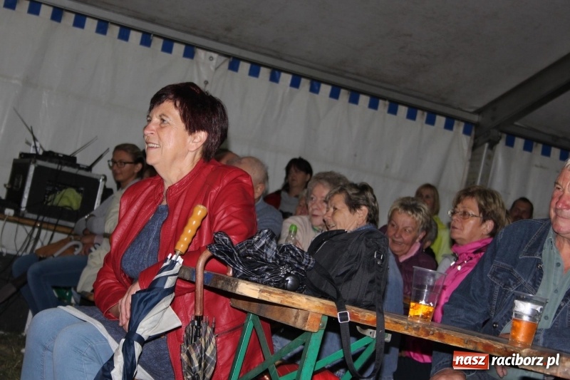 Zdjęcie w galerii na portalu naszraciborz.pl: Biesiada, tyjater i fire show na początek wojnowickich dożynek  wiadomości z regionu