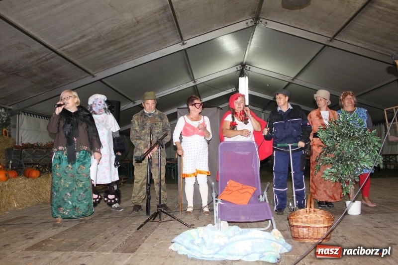 Zdjęcie w galerii na portalu naszraciborz.pl: Biesiada, tyjater i fire show na początek wojnowickich dożynek  wiadomości z regionu