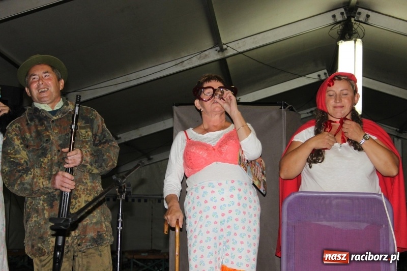 Zdjęcie w galerii na portalu naszraciborz.pl: Biesiada, tyjater i fire show na początek wojnowickich dożynek  wiadomości z regionu