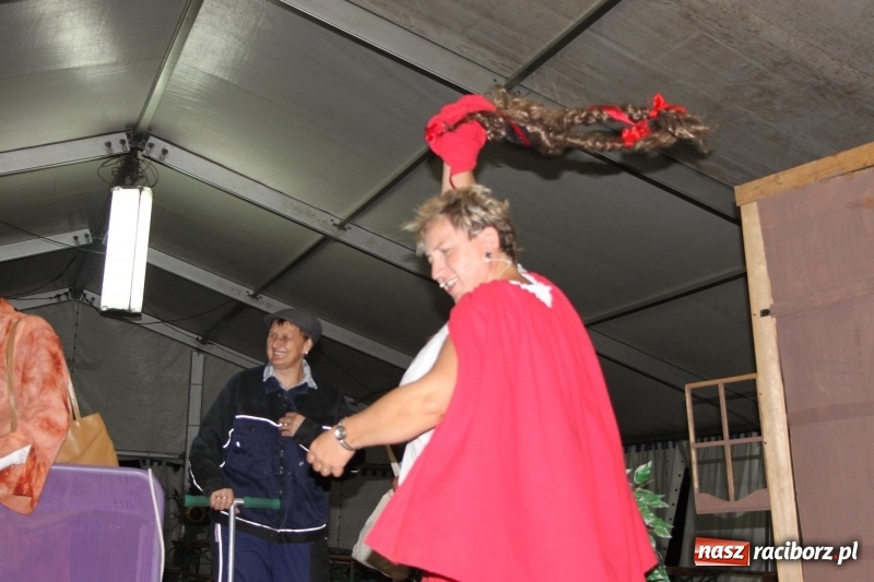 Zdjęcie w galerii na portalu naszraciborz.pl: Biesiada, tyjater i fire show na początek wojnowickich dożynek  wiadomości z regionu