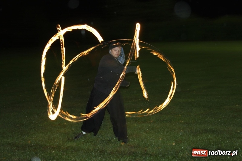 Zdjęcie w galerii na portalu naszraciborz.pl: Biesiada, tyjater i fire show na początek wojnowickich dożynek  wiadomości z regionu