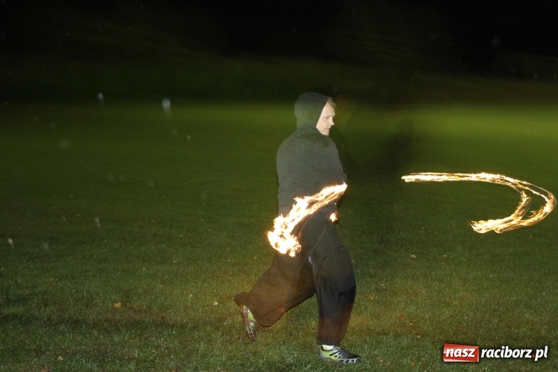 Zdjęcie w galerii na portalu naszraciborz.pl: Biesiada, tyjater i fire show na początek wojnowickich dożynek  wiadomości z regionu