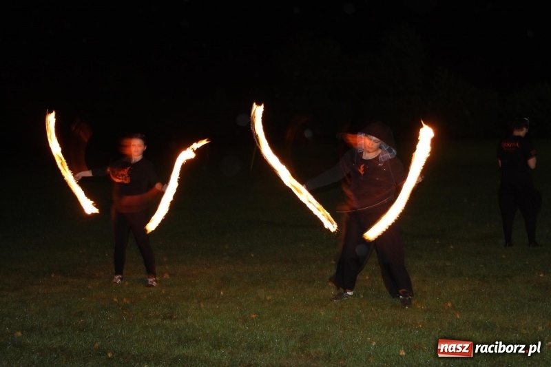 Zdjęcie w galerii na portalu naszraciborz.pl: Biesiada, tyjater i fire show na początek wojnowickich dożynek  wiadomości z regionu