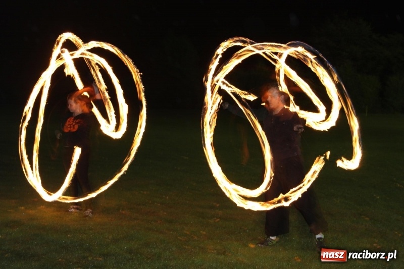 Zdjęcie w galerii na portalu naszraciborz.pl: Biesiada, tyjater i fire show na początek wojnowickich dożynek  wiadomości z regionu