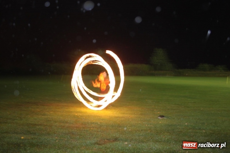 Zdjęcie w galerii na portalu naszraciborz.pl: Biesiada, tyjater i fire show na początek wojnowickich dożynek  wiadomości z regionu
