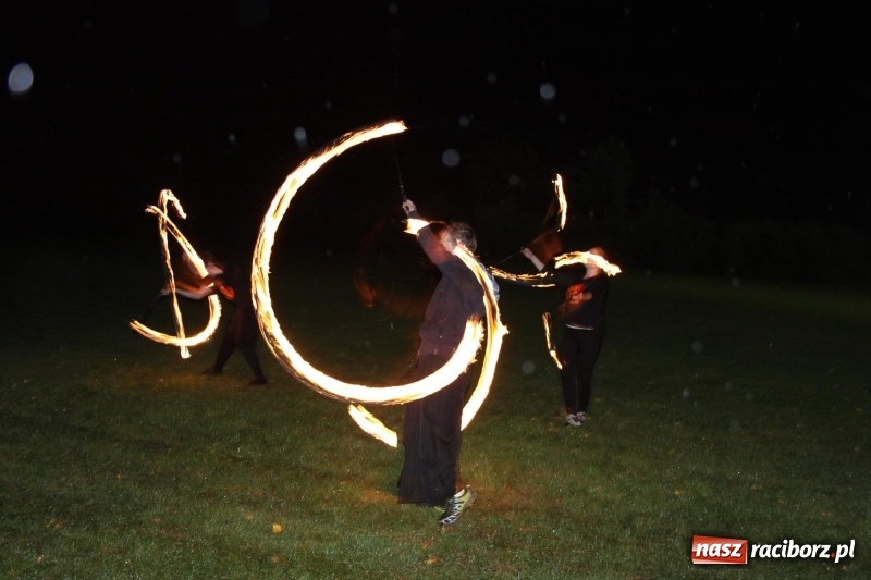 Zdjęcie w galerii na portalu naszraciborz.pl: Biesiada, tyjater i fire show na początek wojnowickich dożynek  wiadomości z regionu