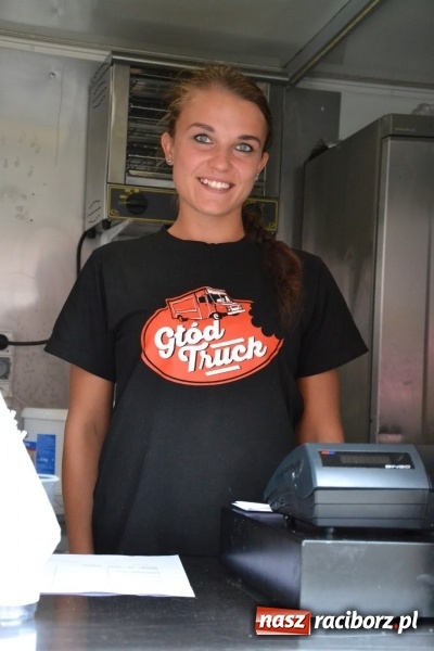 Zdjęcie w galerii na portalu naszraciborz.pl: Food trucki znów zajechały na raciborski zamek  wiadomości z regionu