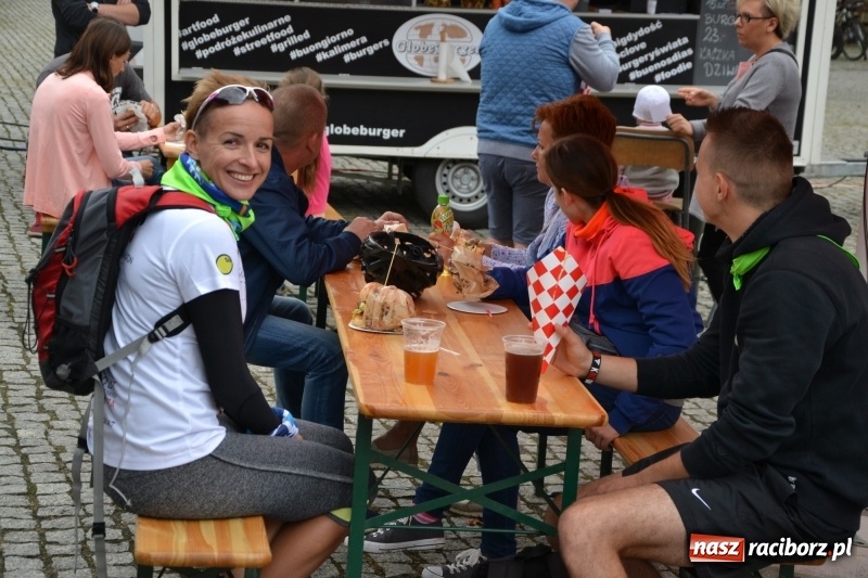 Zdjęcie w galerii na portalu naszraciborz.pl: Food trucki znów zajechały na raciborski zamek  wiadomości z regionu