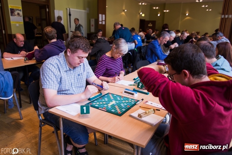 Zdjęcie w galerii na portalu naszraciborz.pl: Pojedynek na słowa w Raciborskim Centrum Kultury  wiadomości z regionu