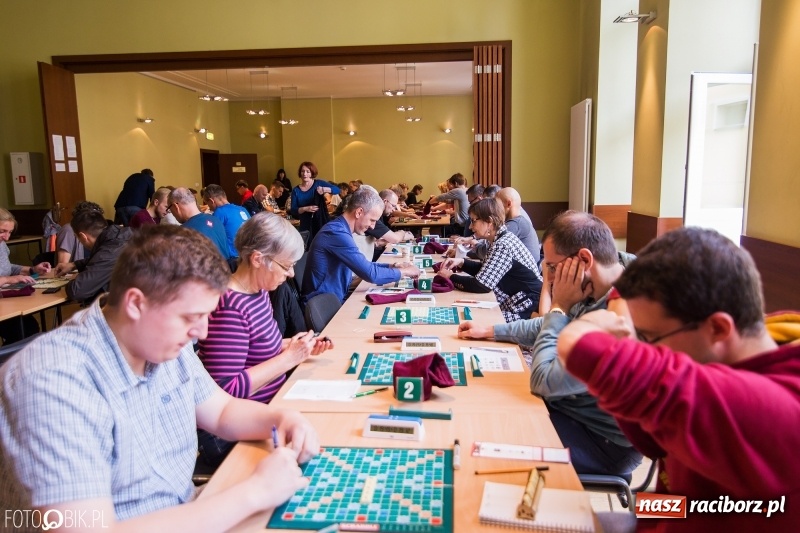 Zdjęcie w galerii na portalu naszraciborz.pl: Pojedynek na słowa w Raciborskim Centrum Kultury  wiadomości z regionu