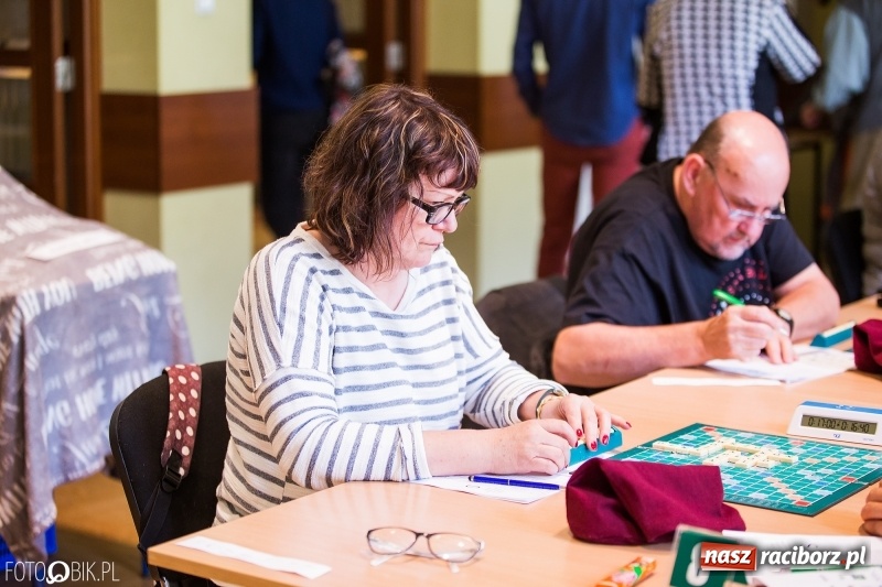 Zdjęcie w galerii na portalu naszraciborz.pl: Pojedynek na słowa w Raciborskim Centrum Kultury  wiadomości z regionu