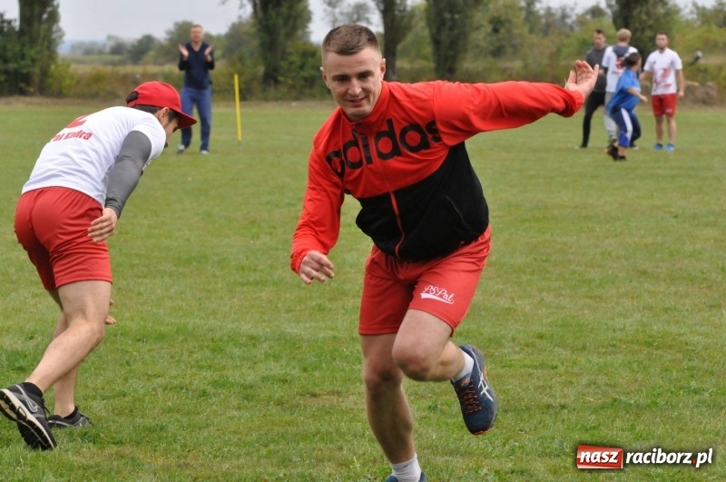 Zdjęcie w galerii na portalu naszraciborz.pl: W Wojnowicach ostro rywalizują w palanta  wiadomości z regionu