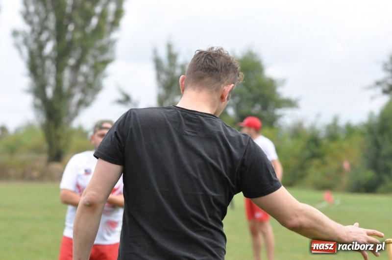 Zdjęcie w galerii na portalu naszraciborz.pl: W Wojnowicach ostro rywalizują w palanta  wiadomości z regionu