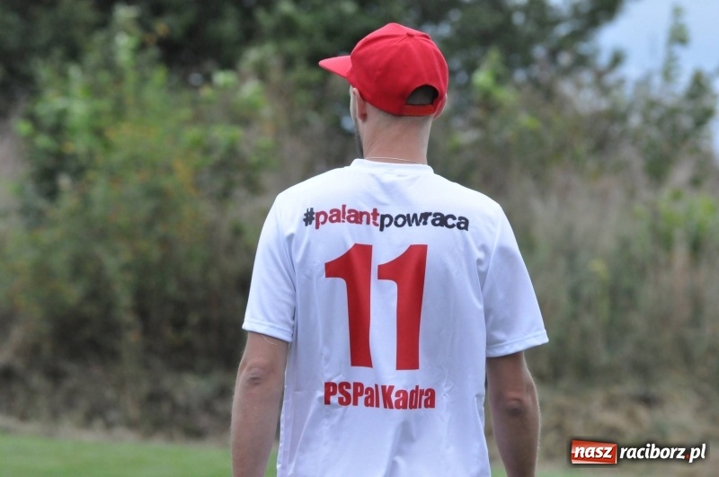 Zdjęcie w galerii na portalu naszraciborz.pl: W Wojnowicach ostro rywalizują w palanta  wiadomości z regionu