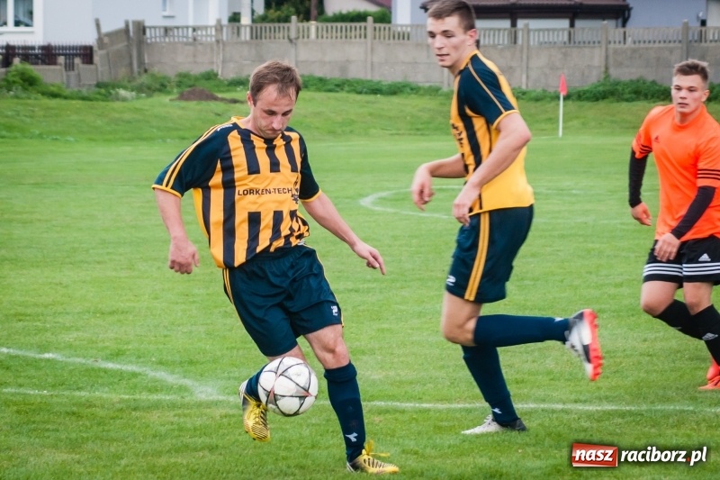 Zdjęcie w galerii na portalu naszraciborz.pl: Wymęczone zwycięstwo Studziennej w starciu z rezerwami Dębu Gaszowice wiadomości z regionu