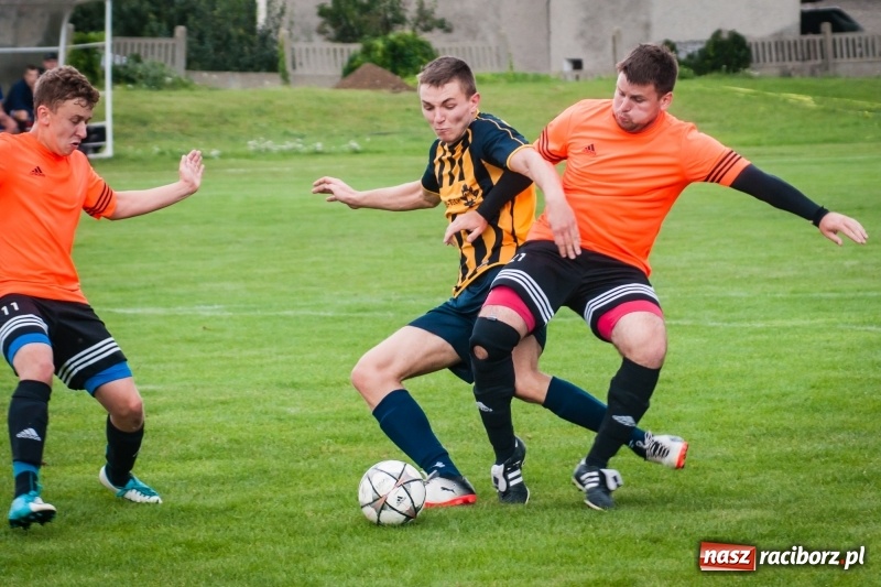 Zdjęcie w galerii na portalu naszraciborz.pl: Wymęczone zwycięstwo Studziennej w starciu z rezerwami Dębu Gaszowice wiadomości z regionu