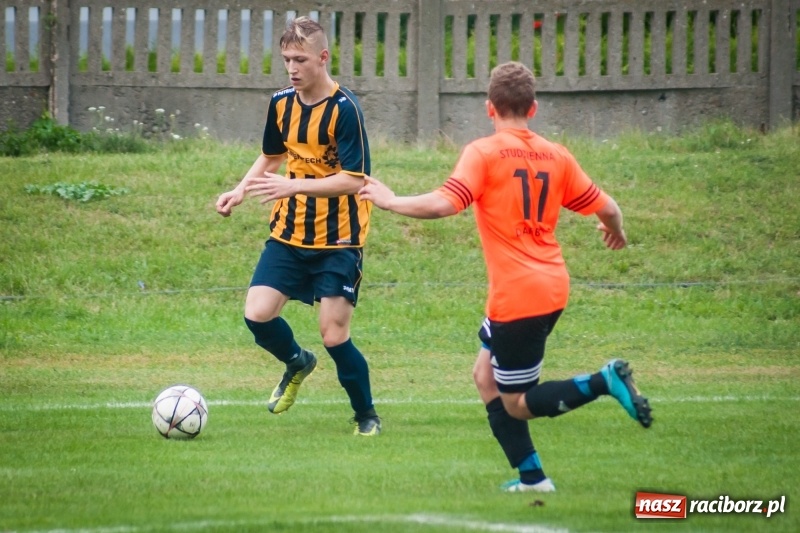 Zdjęcie w galerii na portalu naszraciborz.pl: Wymęczone zwycięstwo Studziennej w starciu z rezerwami Dębu Gaszowice wiadomości z regionu