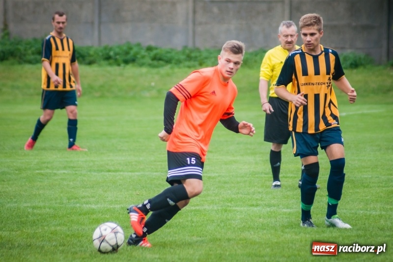 Zdjęcie w galerii na portalu naszraciborz.pl: Wymęczone zwycięstwo Studziennej w starciu z rezerwami Dębu Gaszowice wiadomości z regionu