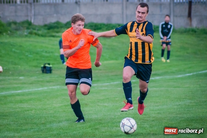 Zdjęcie w galerii na portalu naszraciborz.pl: Wymęczone zwycięstwo Studziennej w starciu z rezerwami Dębu Gaszowice wiadomości z regionu
