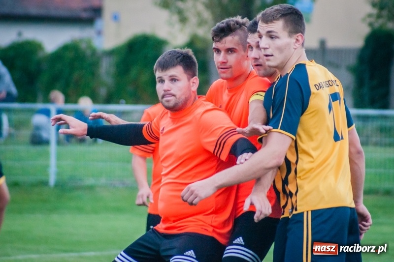 Zdjęcie w galerii na portalu naszraciborz.pl: Wymęczone zwycięstwo Studziennej w starciu z rezerwami Dębu Gaszowice wiadomości z regionu