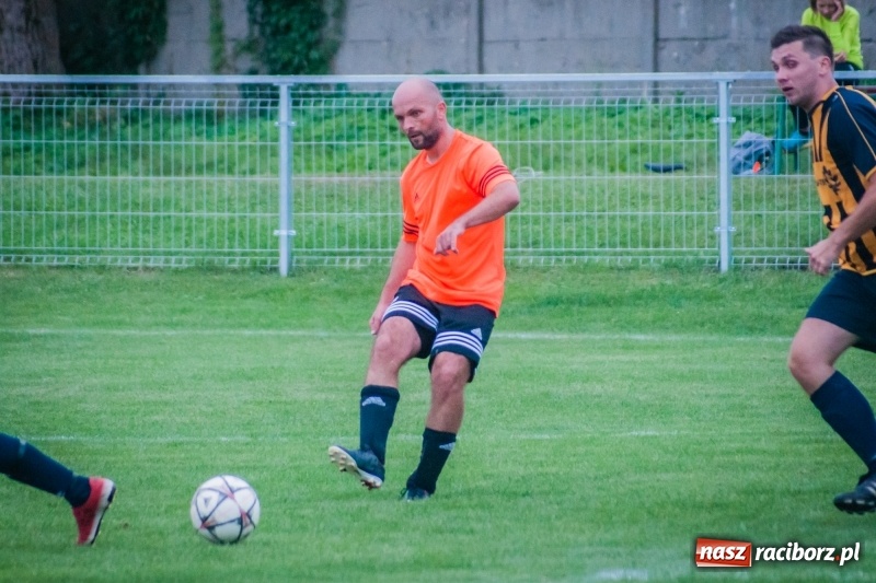 Zdjęcie w galerii na portalu naszraciborz.pl: Wymęczone zwycięstwo Studziennej w starciu z rezerwami Dębu Gaszowice wiadomości z regionu