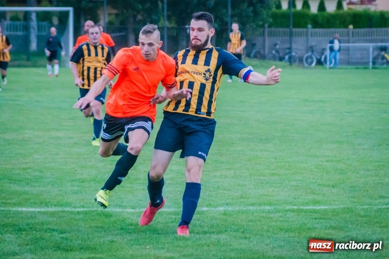 Zdjęcie w galerii na portalu naszraciborz.pl: Wymęczone zwycięstwo Studziennej w starciu z rezerwami Dębu Gaszowice wiadomości z regionu
