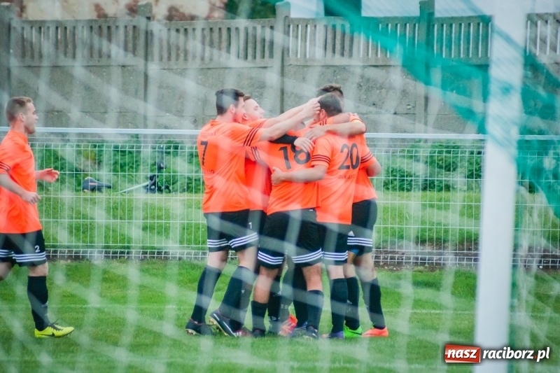 Zdjęcie w galerii na portalu naszraciborz.pl: Wymęczone zwycięstwo Studziennej w starciu z rezerwami Dębu Gaszowice wiadomości z regionu