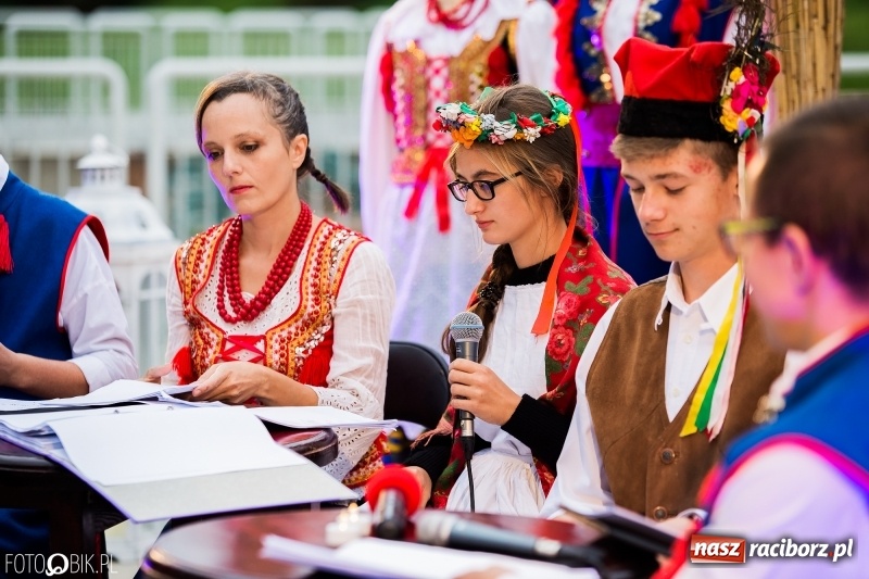 Zdjęcie w galerii na portalu naszraciborz.pl: Narodowe Czytanie na przystani kajakowej wiadomości z regionu