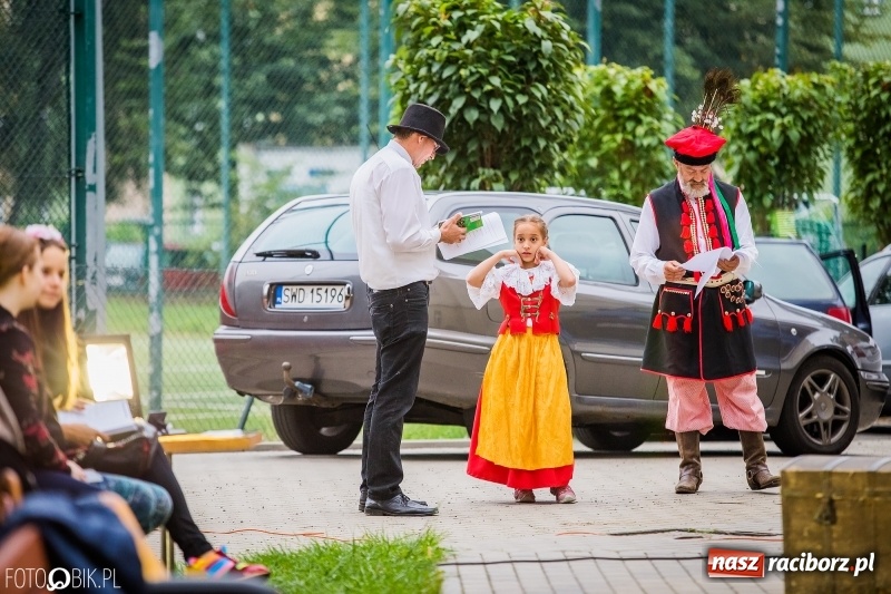 Zdjęcie w galerii na portalu naszraciborz.pl: Teatr Wodzisławskiej Ulicy wystąpił w ramach Narodowego Czytania wiadomości z regionu