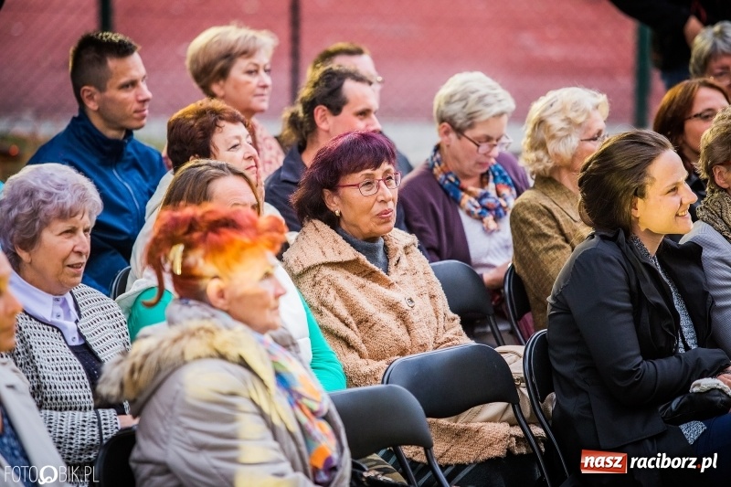 Zdjęcie w galerii na portalu naszraciborz.pl: Teatr Wodzisławskiej Ulicy wystąpił w ramach Narodowego Czytania wiadomości z regionu
