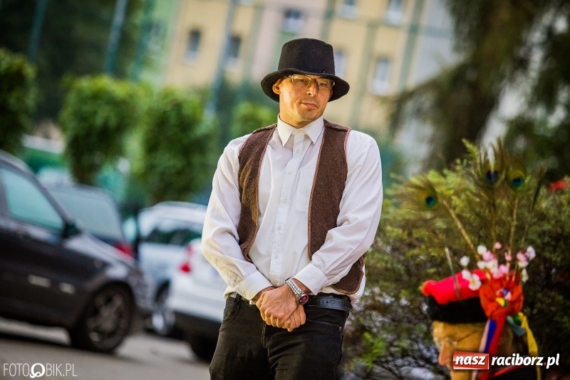 Zdjęcie w galerii na portalu naszraciborz.pl: Teatr Wodzisławskiej Ulicy wystąpił w ramach Narodowego Czytania wiadomości z regionu