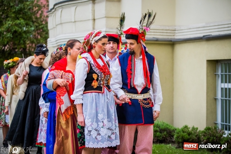 Zdjęcie w galerii na portalu naszraciborz.pl: Teatr Wodzisławskiej Ulicy wystąpił w ramach Narodowego Czytania wiadomości z regionu