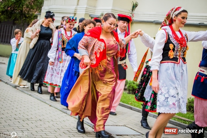 Zdjęcie w galerii na portalu naszraciborz.pl: Teatr Wodzisławskiej Ulicy wystąpił w ramach Narodowego Czytania wiadomości z regionu