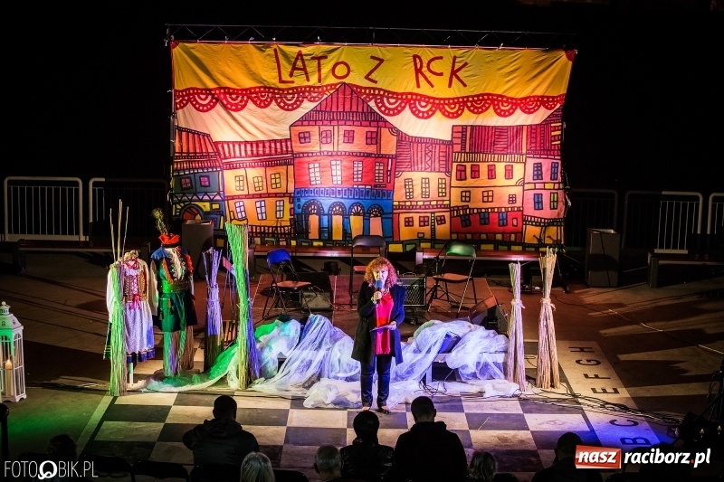 Zdjęcie w galerii na portalu naszraciborz.pl: Swing Pigs & Madalena João wystąpili na pożegnanie lata wiadomości z regionu