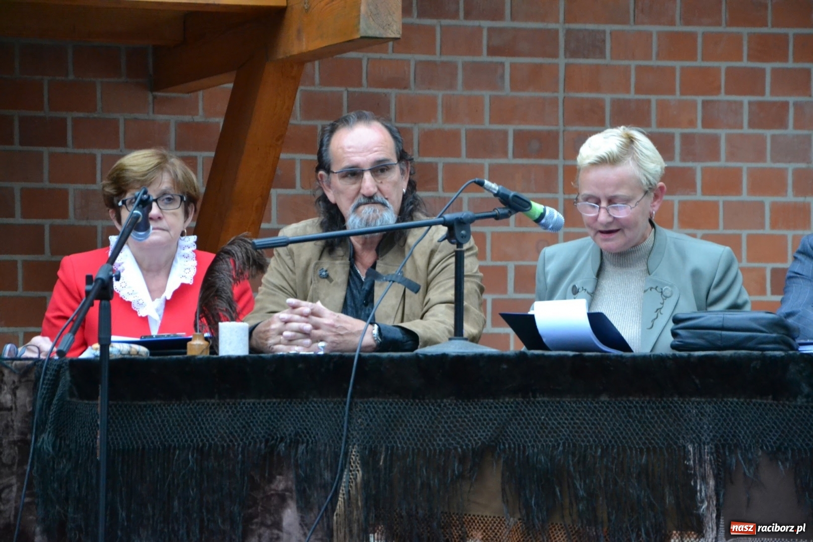 Zdjęcie w galerii na portalu naszraciborz.pl: Narodowe Czytanie na Zamku Piastowskim wiadomości z regionu