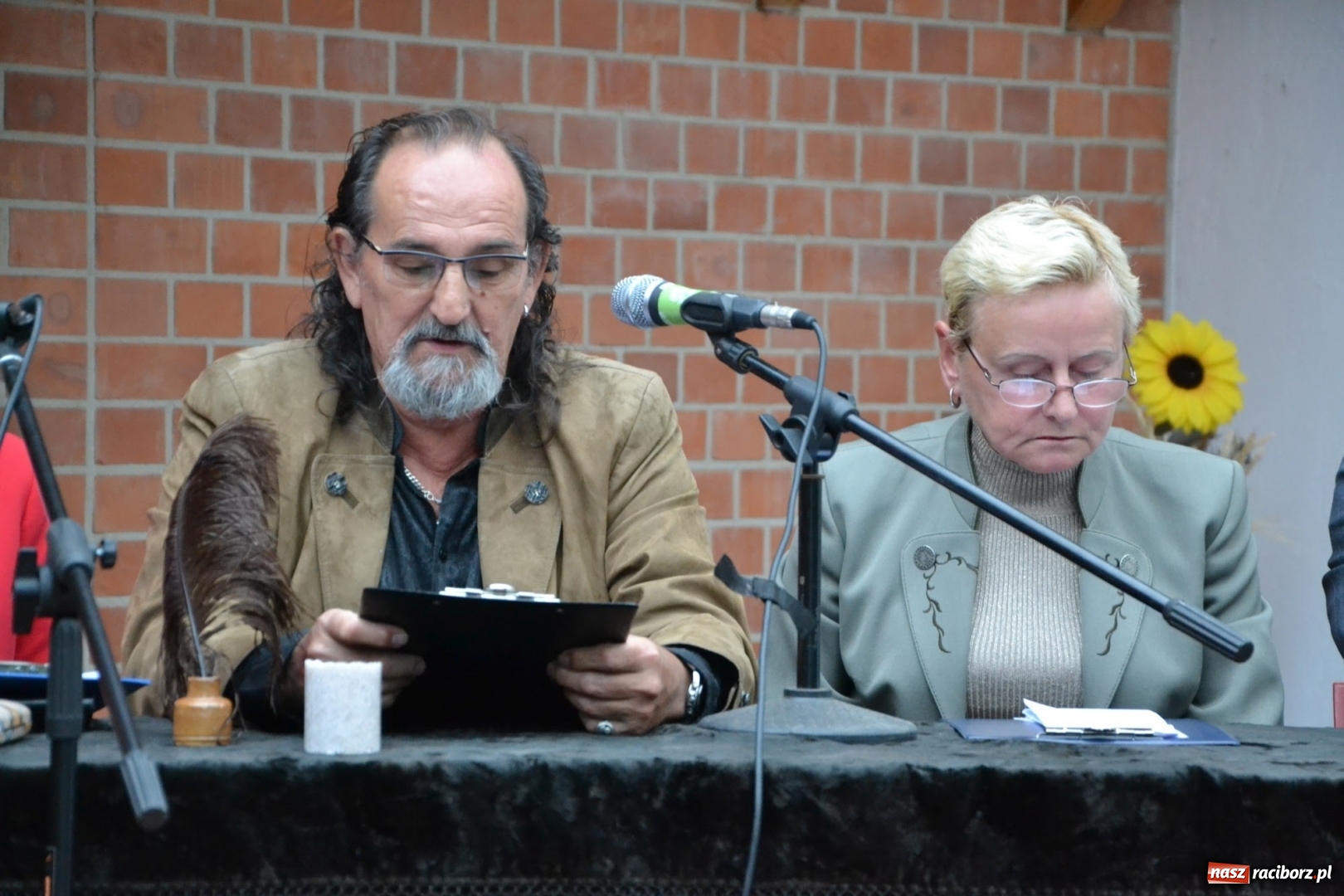 Zdjęcie w galerii na portalu naszraciborz.pl: Narodowe Czytanie na Zamku Piastowskim wiadomości z regionu