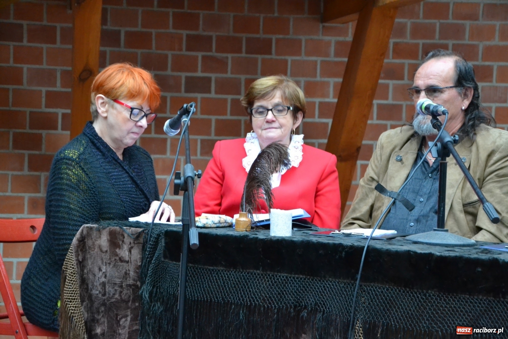 Zdjęcie w galerii na portalu naszraciborz.pl: Narodowe Czytanie na Zamku Piastowskim wiadomości z regionu