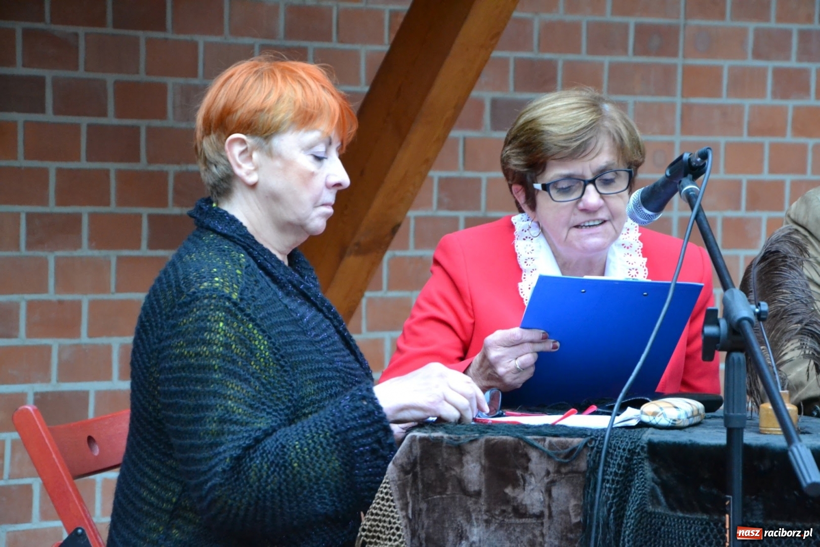 Zdjęcie w galerii na portalu naszraciborz.pl: Narodowe Czytanie na Zamku Piastowskim wiadomości z regionu