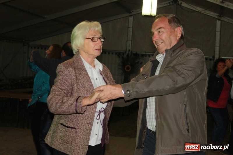 Zdjęcie w galerii na portalu naszraciborz.pl: Roztańczony drugi wieczór dożynkowy w Wojnowicach wiadomości z regionu