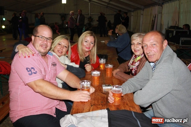 Zdjęcie w galerii na portalu naszraciborz.pl: Roztańczony drugi wieczór dożynkowy w Wojnowicach wiadomości z regionu