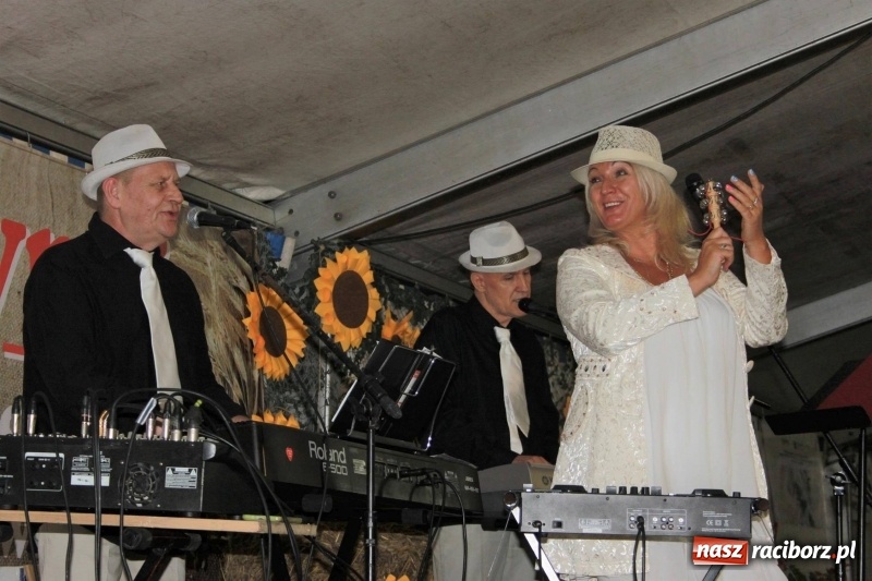 Zdjęcie w galerii na portalu naszraciborz.pl: Roztańczony drugi wieczór dożynkowy w Wojnowicach wiadomości z regionu