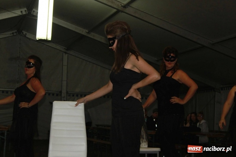 Zdjęcie w galerii na portalu naszraciborz.pl: Roztańczony drugi wieczór dożynkowy w Wojnowicach wiadomości z regionu