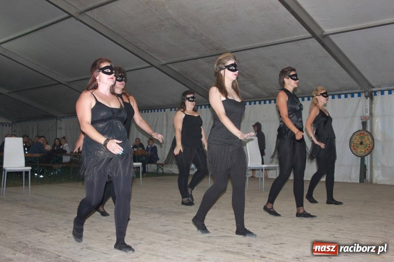 Zdjęcie w galerii na portalu naszraciborz.pl: Roztańczony drugi wieczór dożynkowy w Wojnowicach wiadomości z regionu