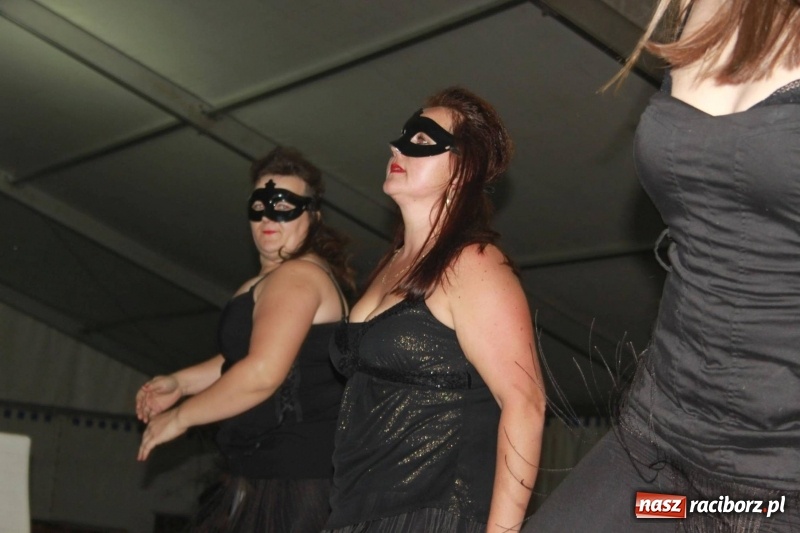 Zdjęcie w galerii na portalu naszraciborz.pl: Roztańczony drugi wieczór dożynkowy w Wojnowicach wiadomości z regionu