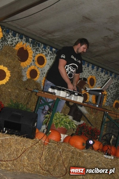 Zdjęcie w galerii na portalu naszraciborz.pl: Roztańczony drugi wieczór dożynkowy w Wojnowicach wiadomości z regionu