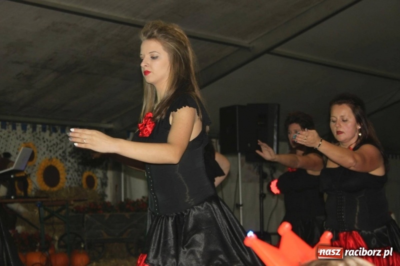 Zdjęcie w galerii na portalu naszraciborz.pl: Roztańczony drugi wieczór dożynkowy w Wojnowicach wiadomości z regionu